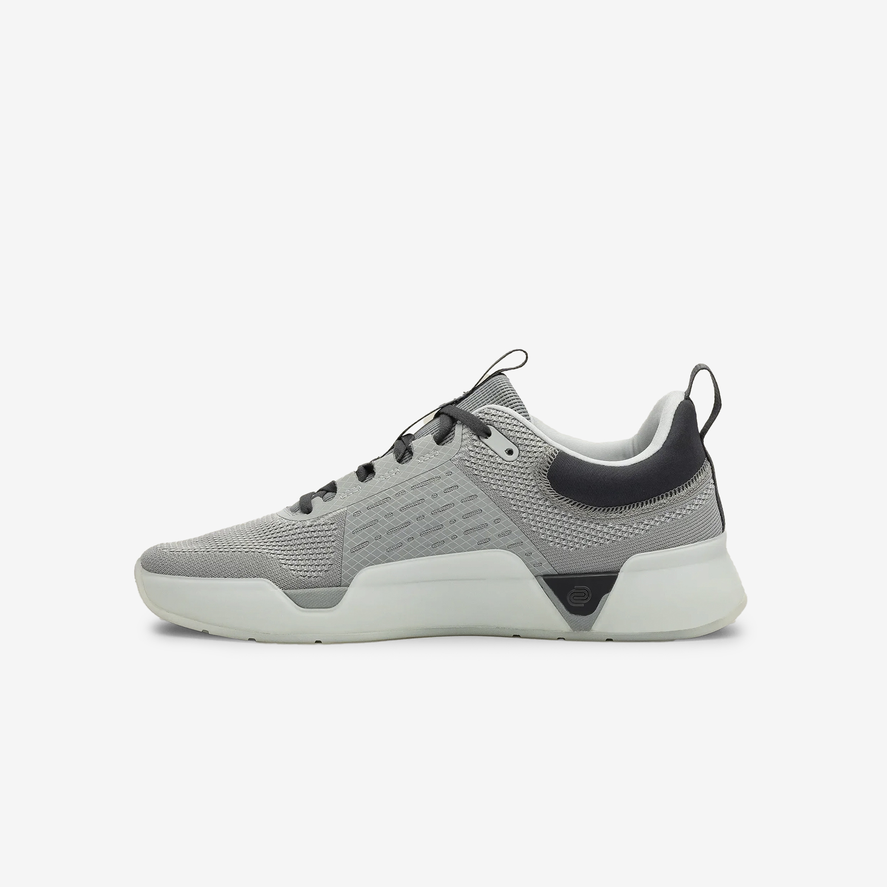 WHILE ON EARTH MOVE TRAINER 4946-Fog/Nimbus