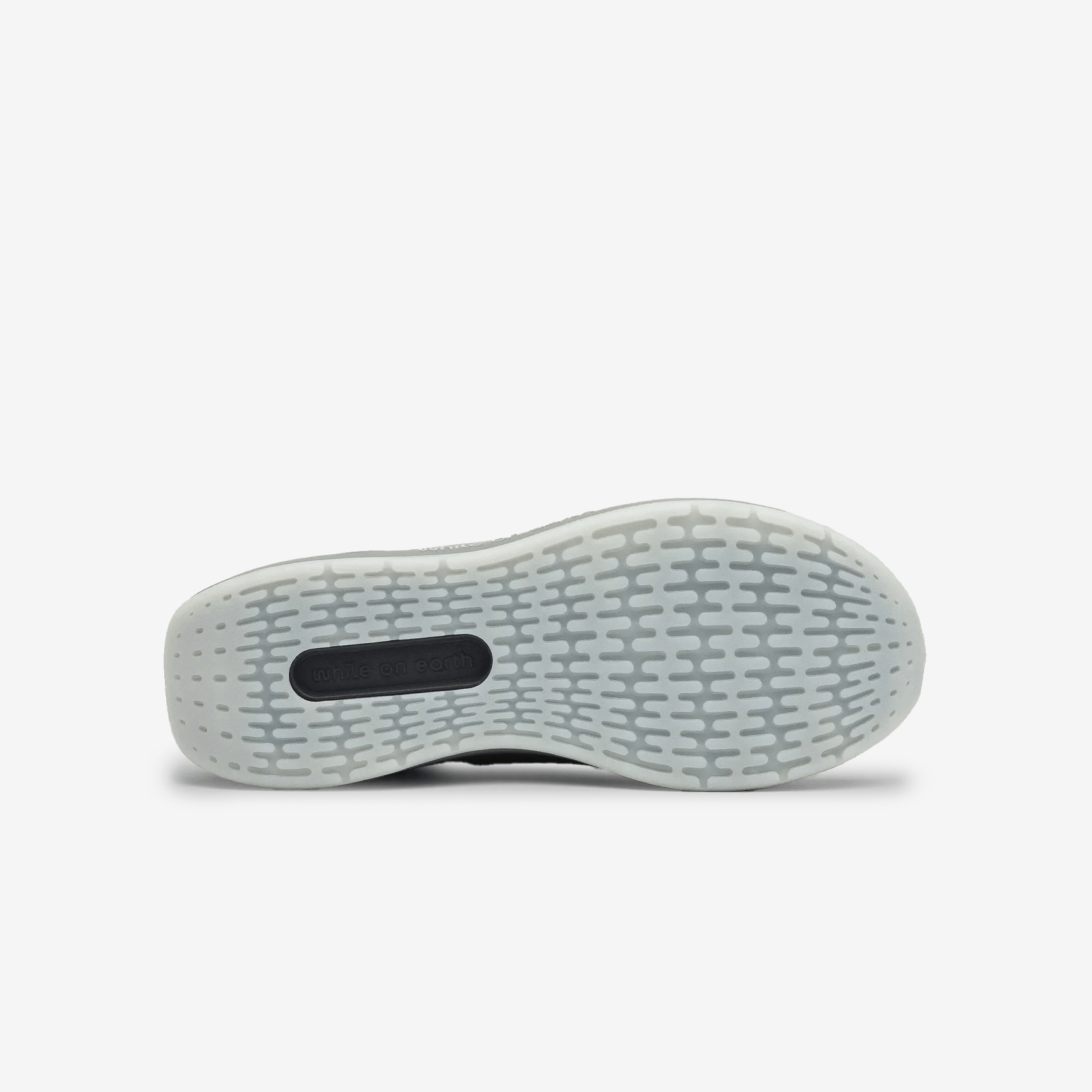 WHILE ON EARTH MOVE TRAINER FTN-black/moon