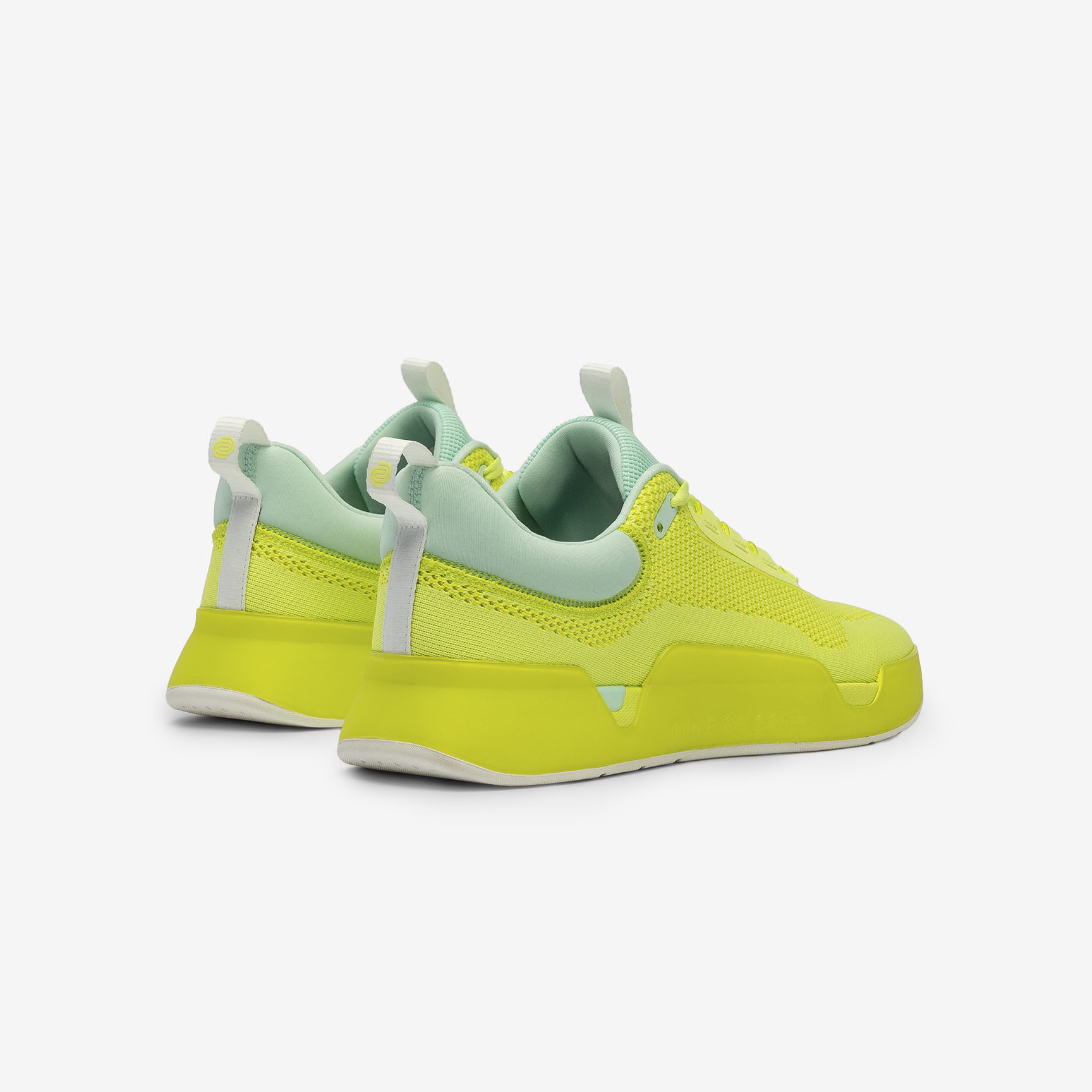 WHILE ON EARTH MOVE TRAINER FTN-Citrus/Sun