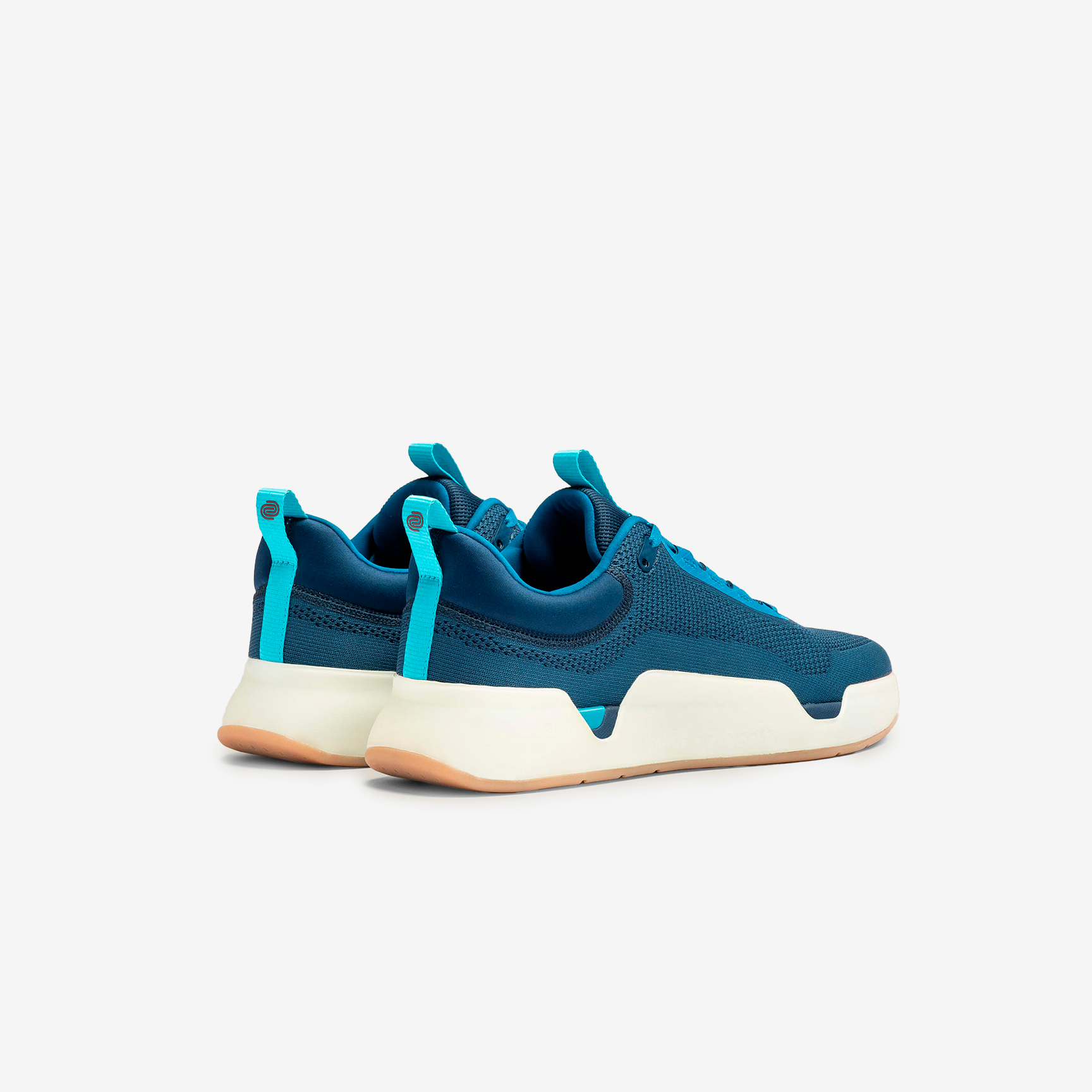 WHILE ON EARTH MOVE TRAINER 4946-Seaport/Oat