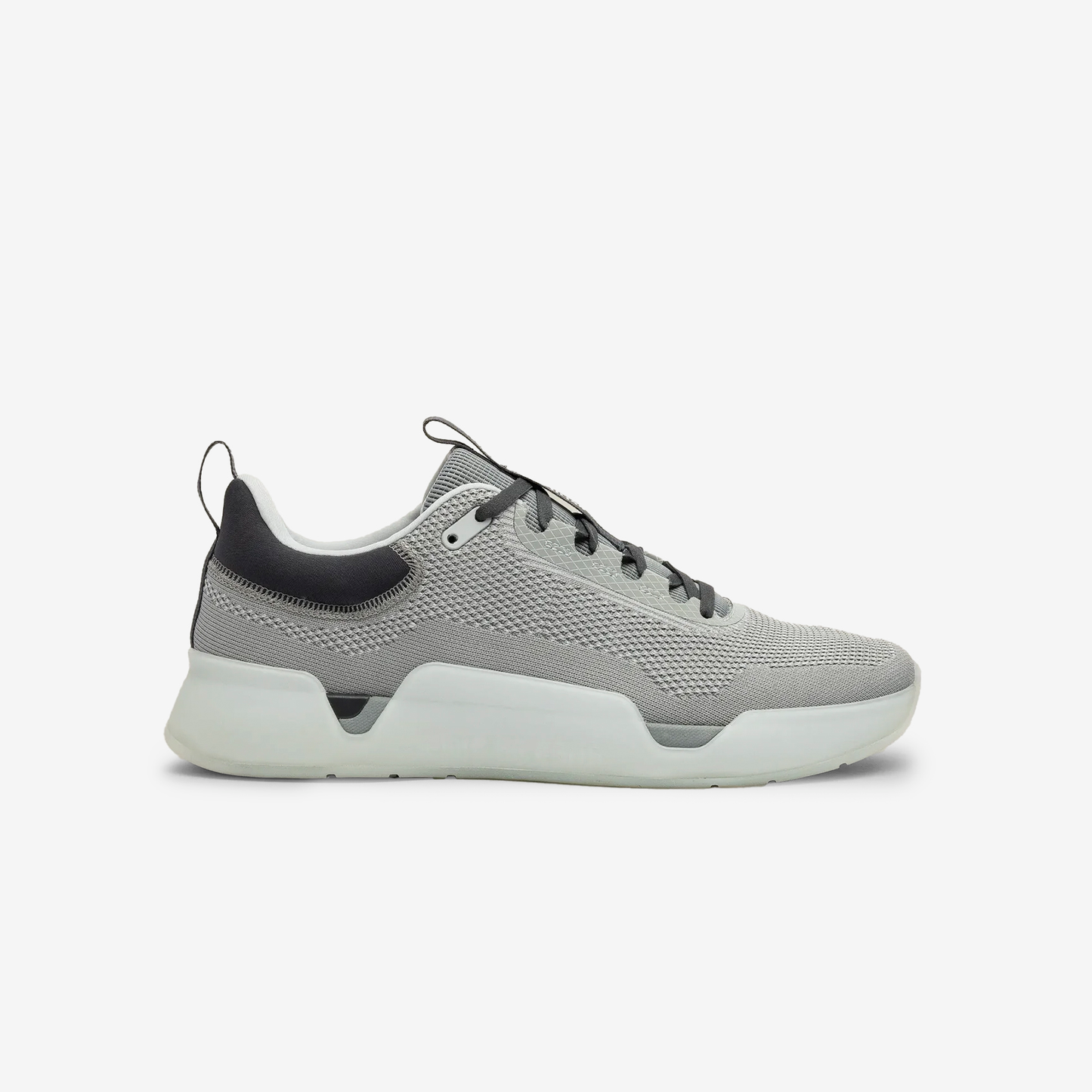 WHILE ON EARTH MOVE TRAINER 4946-Fog/Nimbus