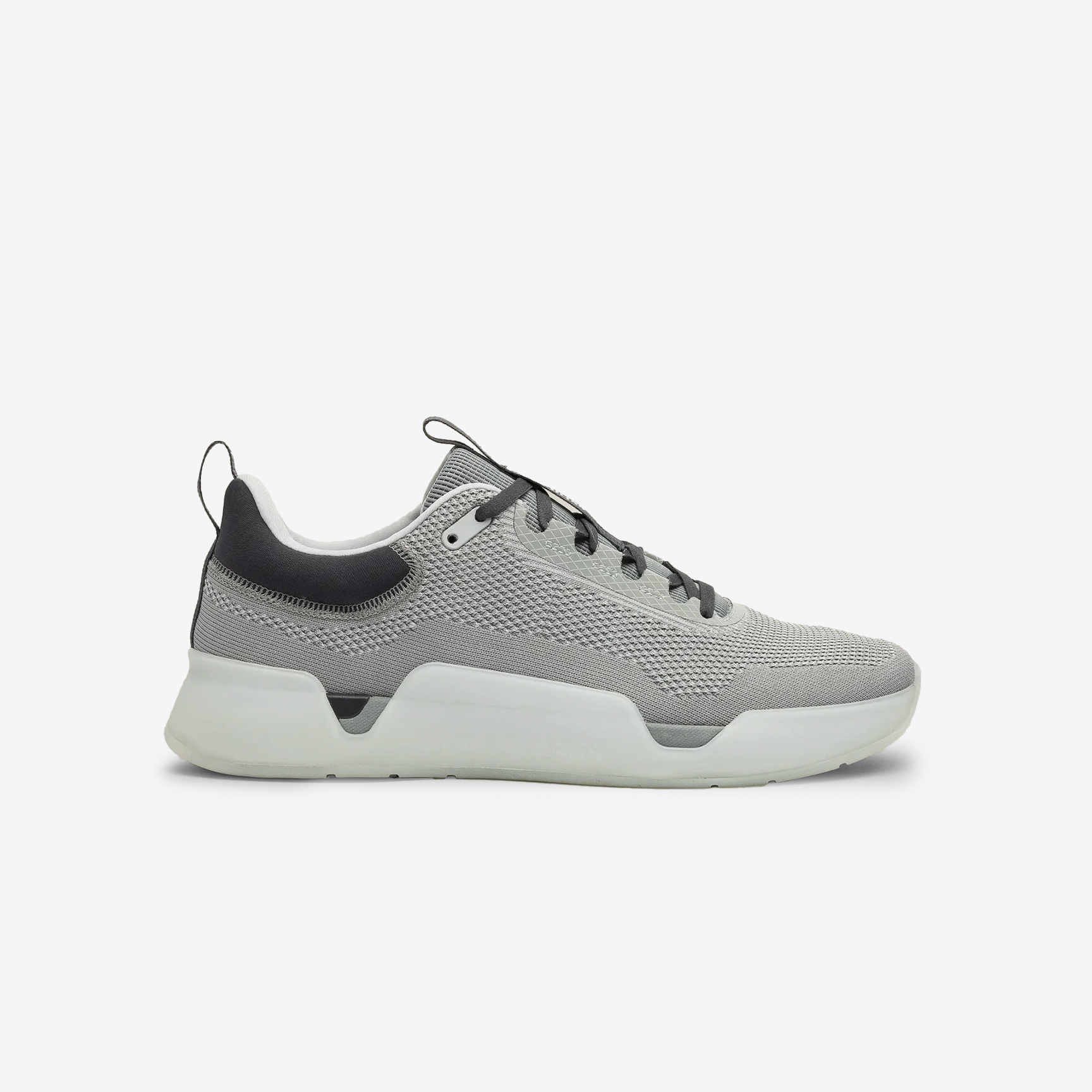 WHILE ON EARTH MOVE TRAINER 4946-Fog/Nimbus