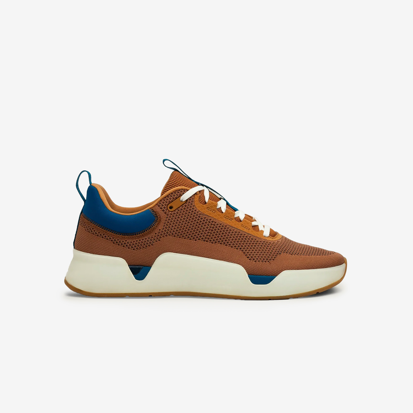 WHILE ON EARTH MOVE TRAINER 4946-Bark/Oat